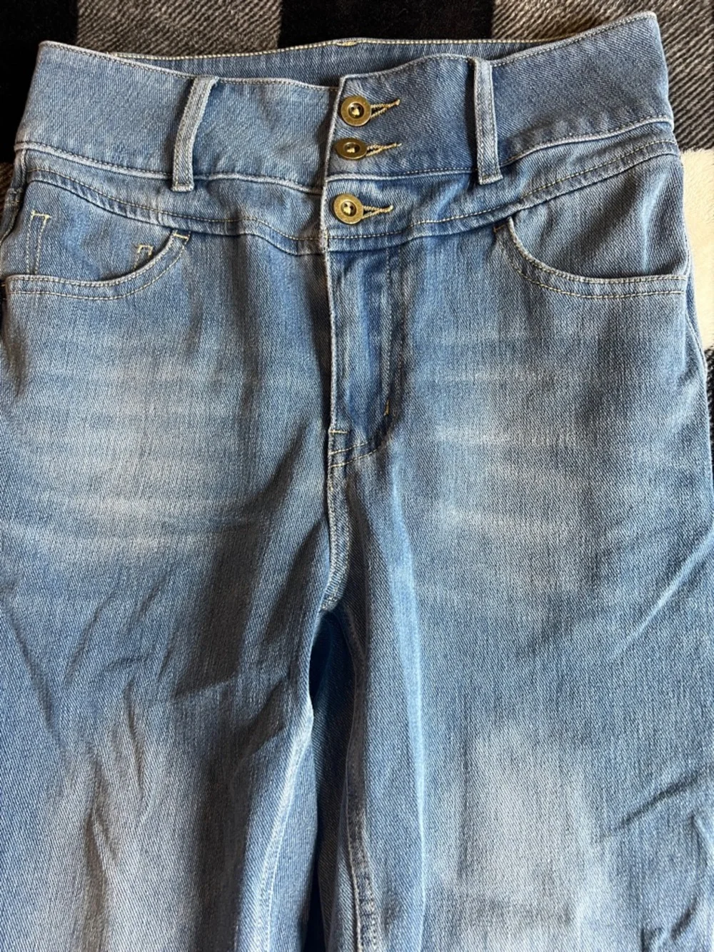 Halara Light Wash Skinny Leg Denim Jeans size XS - Picture 4 of 13